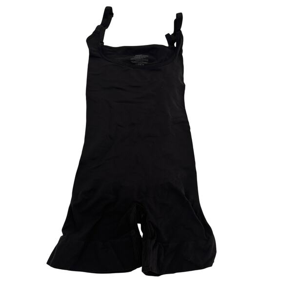 SKIMS Tops - Skims Square Neck Black Onyx Mid Thigh Bodysuit Size Medium NWOT